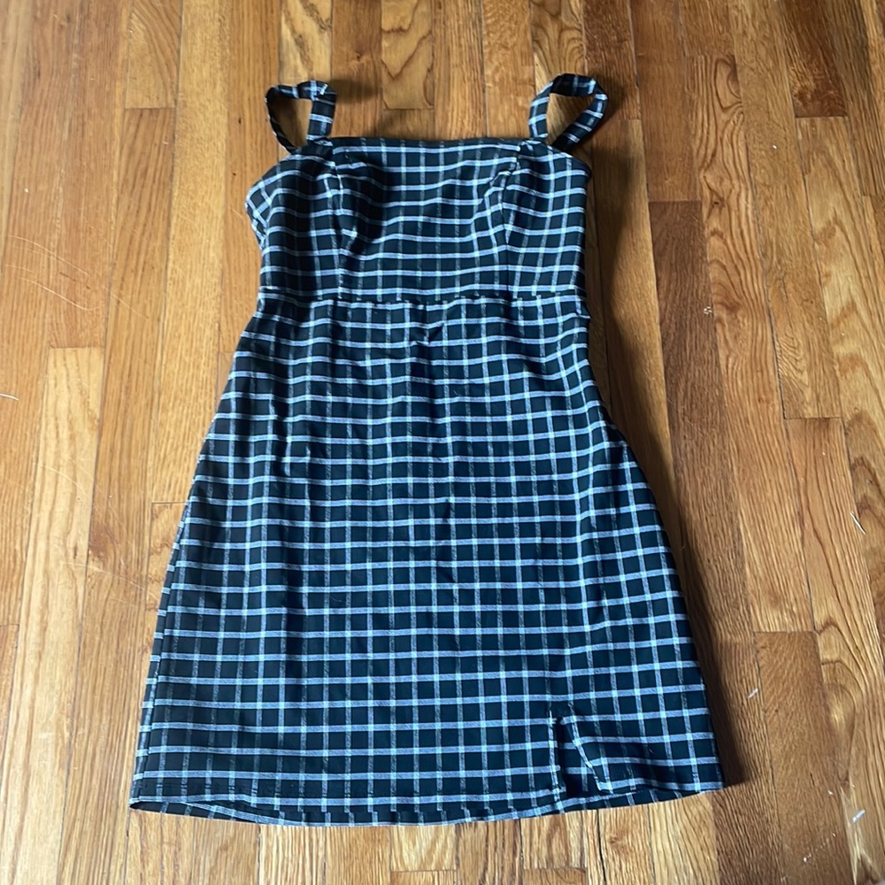 Black and white hollister dress